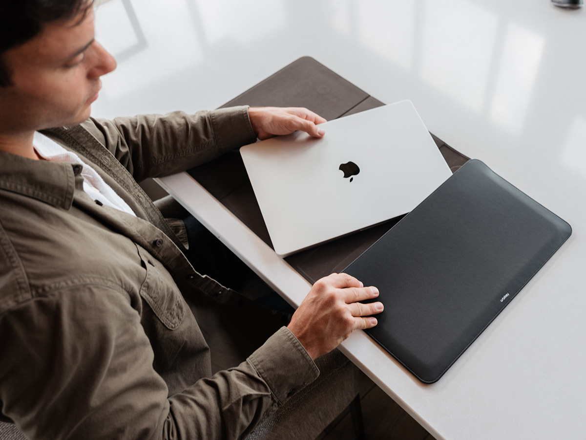 Orbitkey Hybrid Laptop Sleeve 16 inch Hoes met Deskmat - Black