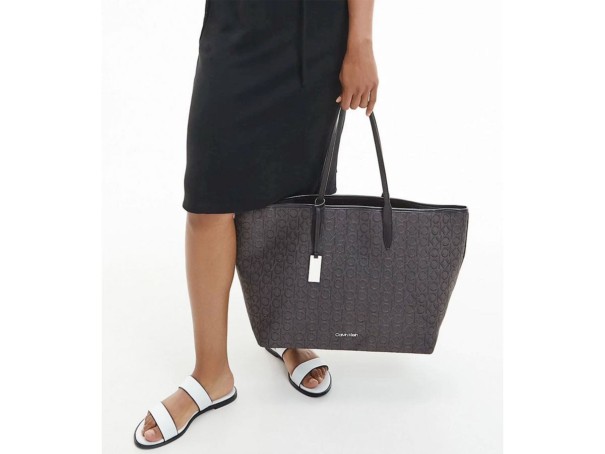 Calvin Klein Monogram Laptop Tote met Uitneembare Laptopsleeve