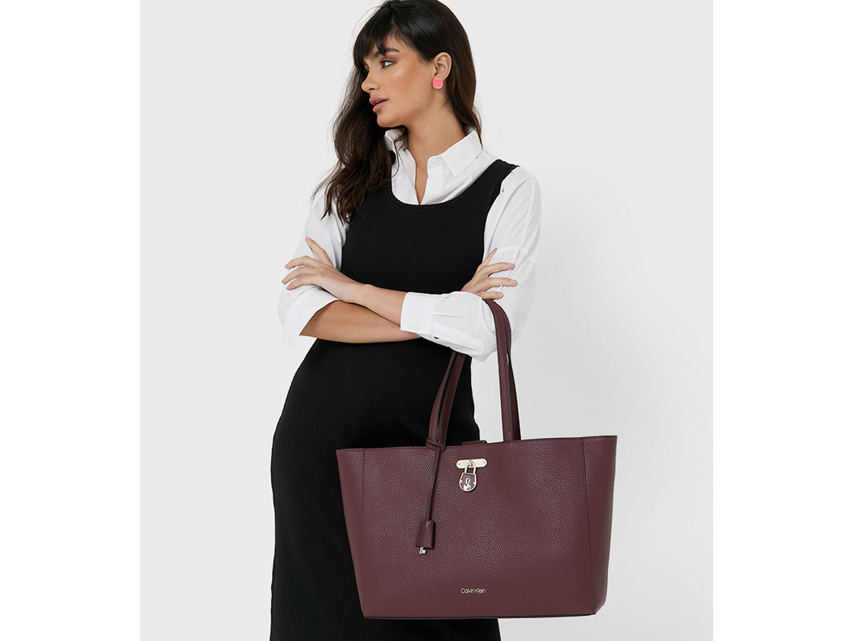 Calvin Klein Laptop Tote Bordeaux - Dames Laptoptas met Sleeve