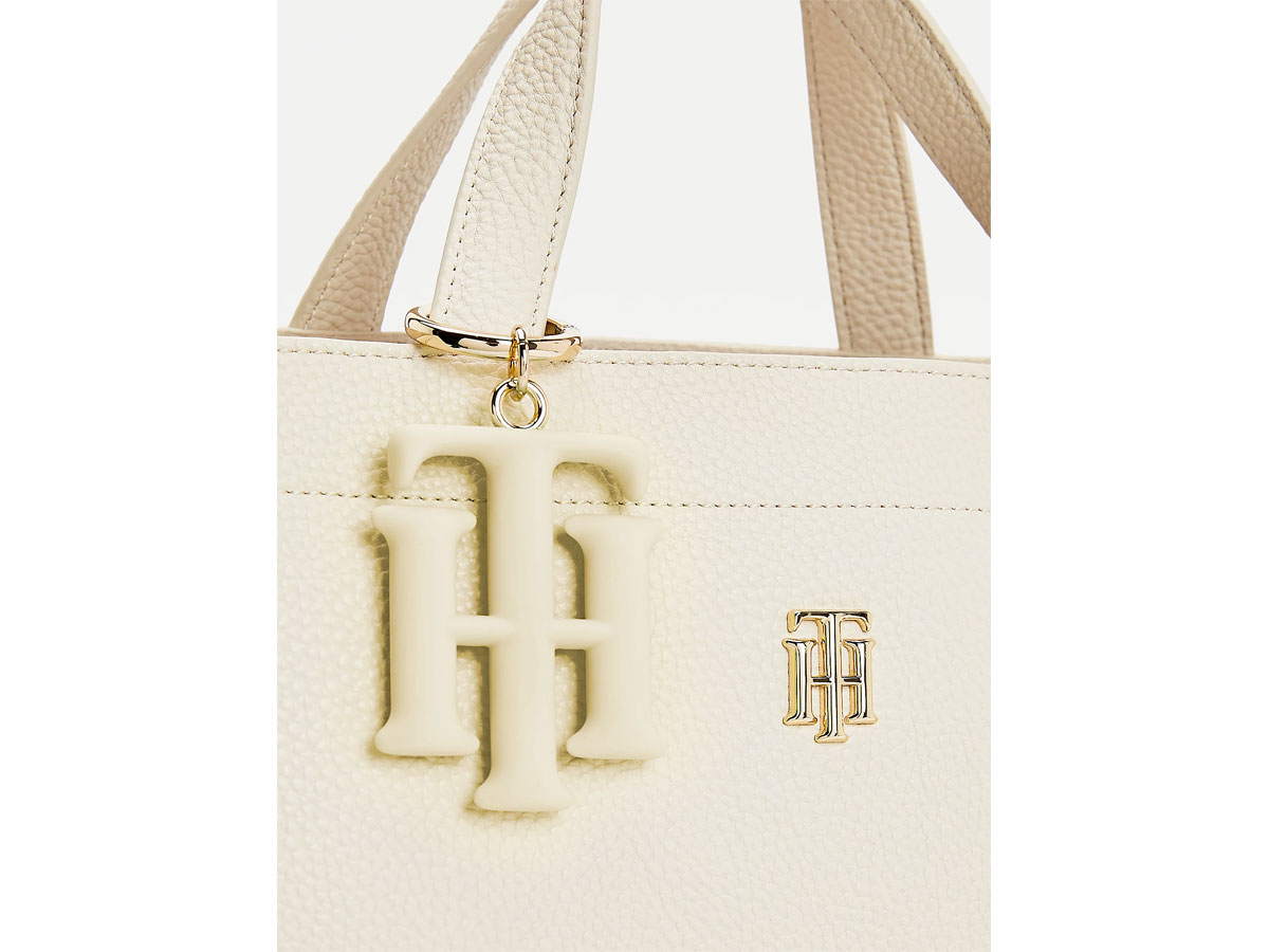 Tommy Hilfiger Soft Satchel Handtas met TH Bedel - Classic Beige