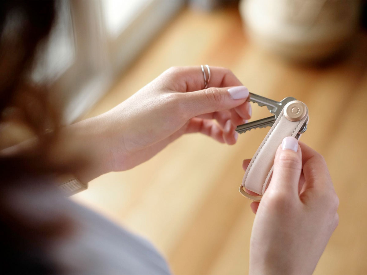 Orbitkey Key Organiser Leather - Blush met Blush Stiksel