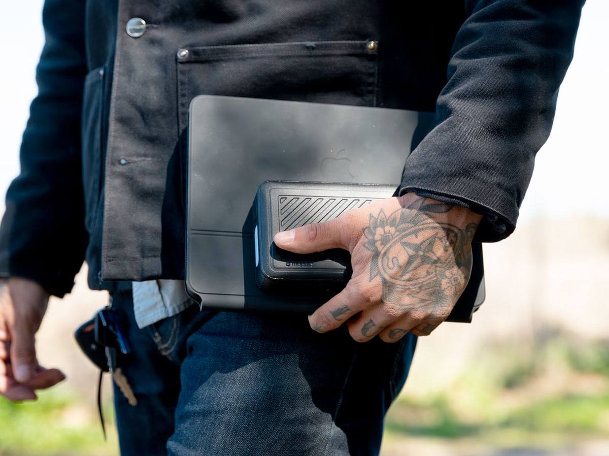 Mophie Powerstation Go Rugged Powerbank met Startkabels