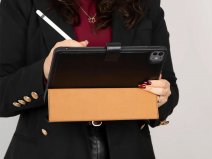 CaseBoutique Artisan Leather Folio Black - iPad Pro 11 hoesje