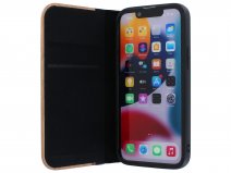 Wooden Bookcase Cherry - Houten iPhone 13 Mini hoesje