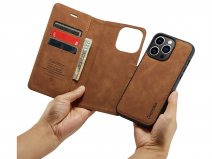 CaseMania 2in1 Magnetic Bookcase Cognac - iPhone 13 Pro Hoesje