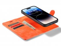 CaseMania 2in1 Magnetic Bookcase Oranje - iPhone 14 Hoesje