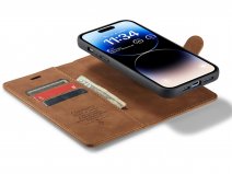 CaseMania 2in1 Magnetic Bookcase Cognac - iPhone 15 Pro Hoesje