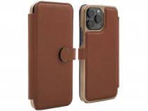 Greenwich Oxford MagSafe Folio Saddle Tan - iPhone 15 Pro Max Hoesje