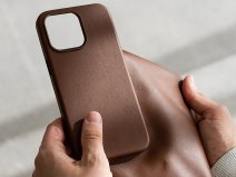 Woodcessories Bio Leather MagSafe Case Bruin - iPhone 16 Pro hoesje