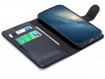 CaseMania Classic Leather Bookcase Zwart - iPhone 17 Pro Hoesje Leer