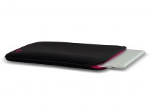 be.ez LaRobe Raspberry Black Sleeve - MacBook Air & Pro Retina 13 inch