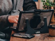 Urban Armor Gear Plasma - Surface Go hoesje Handvat Schouderband