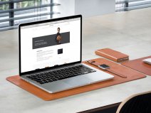 dbramante1928 Desk Mat Tan Small - Leren Bureauonderlegger