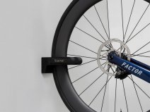 Tons Bike Wall Mount Vertical Matt Black Road Bike - Houten Fiets Ophangsysteem