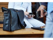 Knomo Bungo Messenger - Leren Laptoptas tot 15 inch (Zwart)